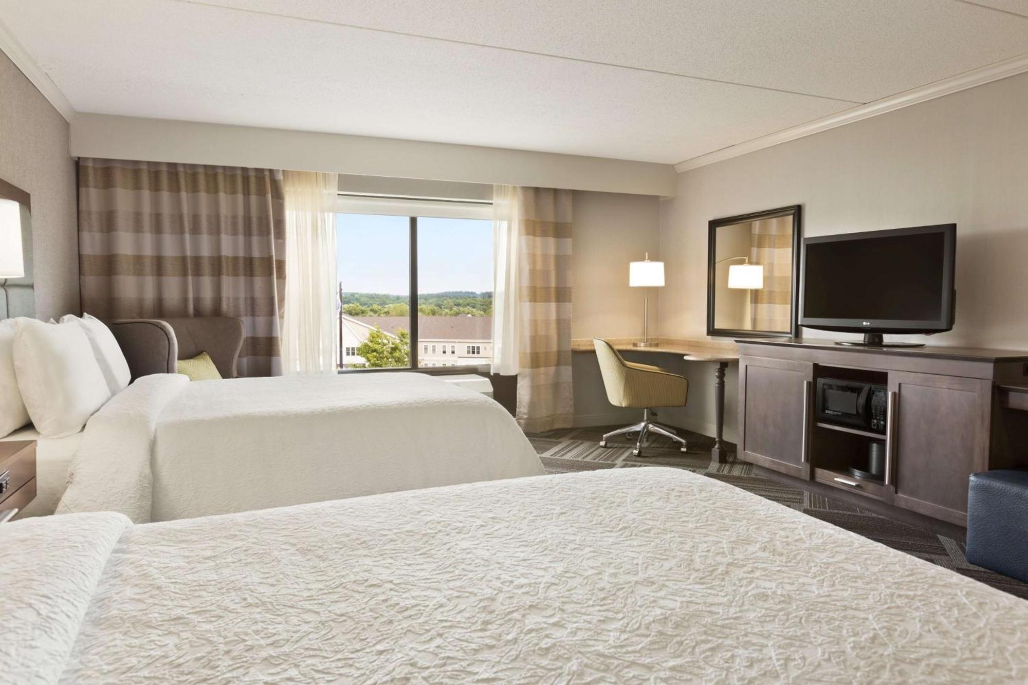 Hampton Inn & Suites By Hilton Manchester Bedford Экстерьер фото